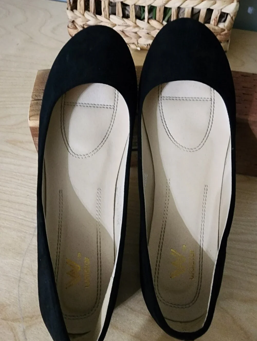 Classic Black Women's Suede Ballet Flats
